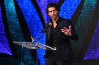 Justin Baldoni Recalls Awkward Hug With Britney Spears on Jane the Virgin Set in Resurfaced Clip